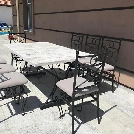 公寓 за гости деница *