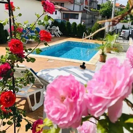 公寓 за гости деница 奥布佐尔